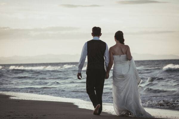 sesión de postboda en la playa